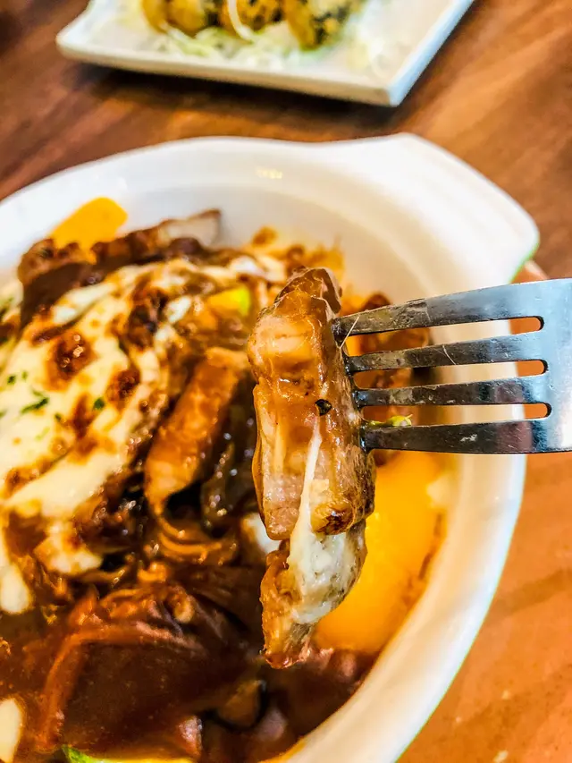 燒汁蜜桃豬扒焗泡菜炒飯