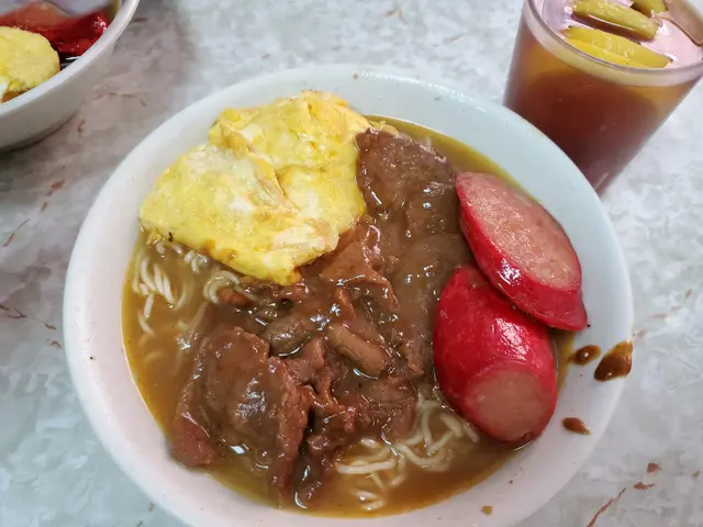 百搭早餐(沙嗲牛肉、紅腸、炒蛋)