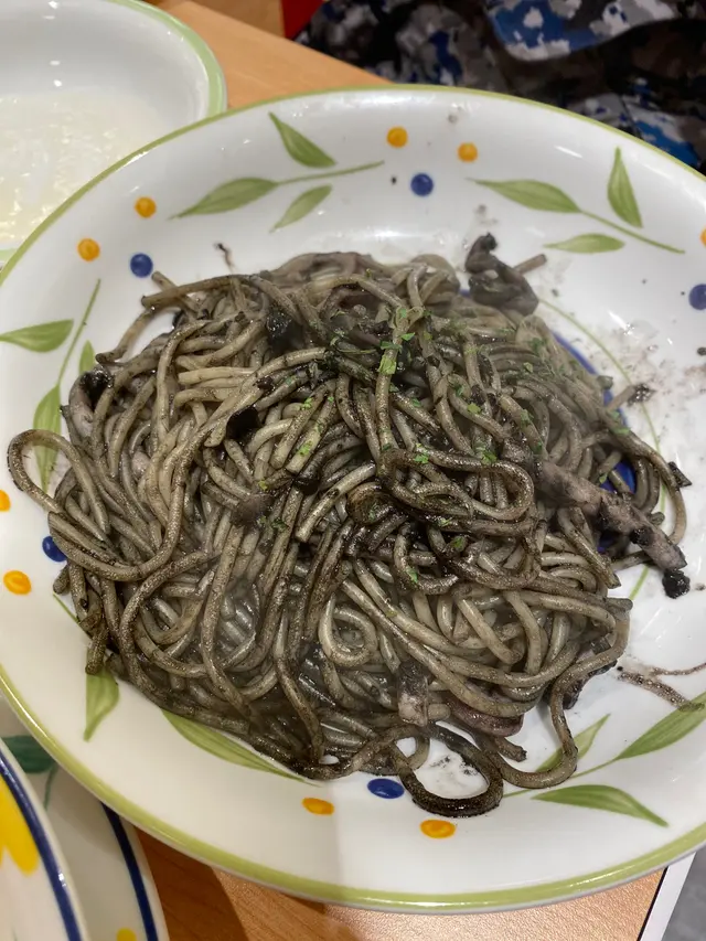 墨魚汁意大利麵