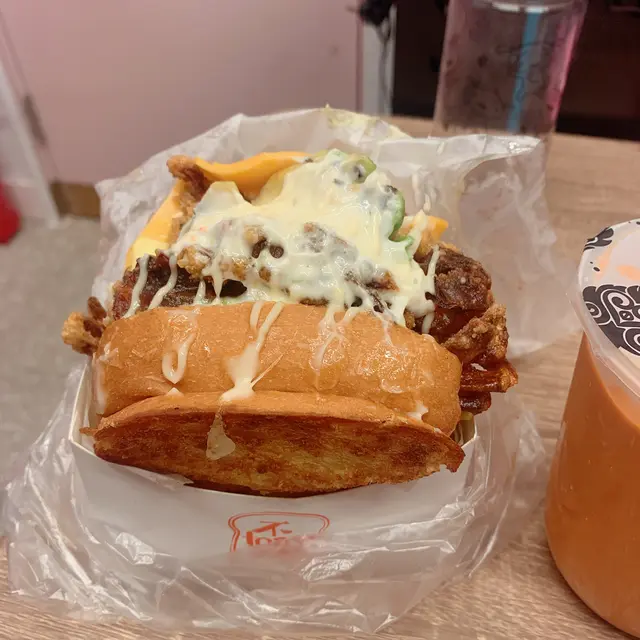 軟殼蟹牛油果吐司