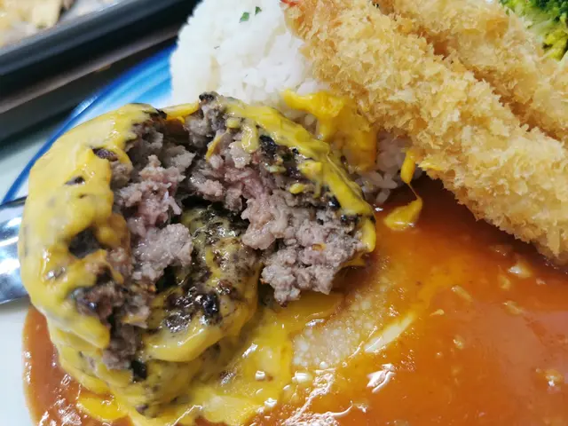 自家製雙層芝士漢堡牛肉