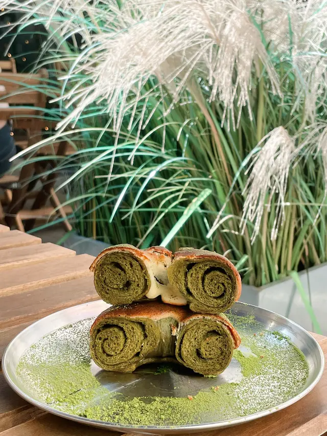 Matcha Tiramisu Bagel