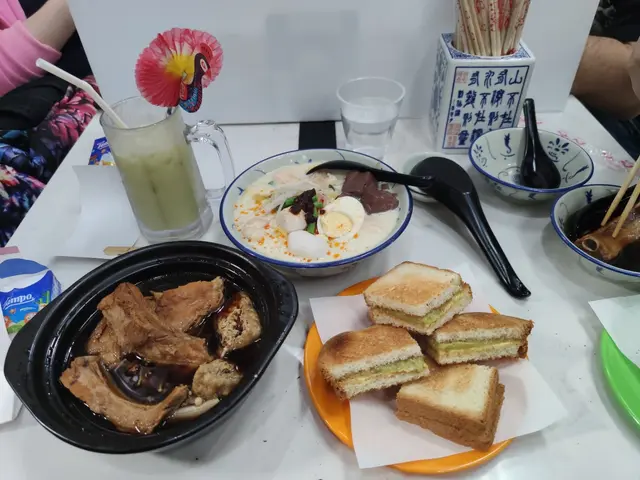 肉骨茶 (一字骨)&檳城白咖哩麵&椰香咖央多士&似水榴槤