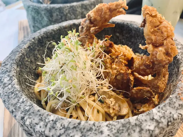 蒜香辣椒蜆肉意大利粉配軟殼蟹