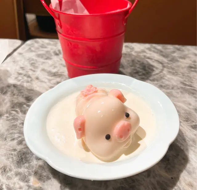 得意小豬
