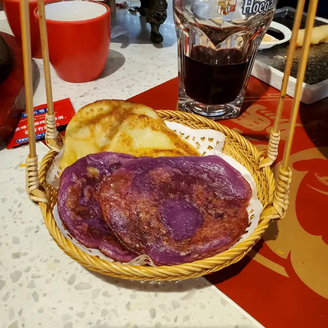 薄薄的，不會太膩滯，又更容易嚐出淡淡玉米香