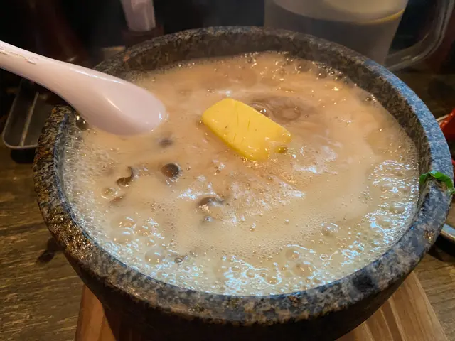 熔岩味噌豚骨湯拉麵