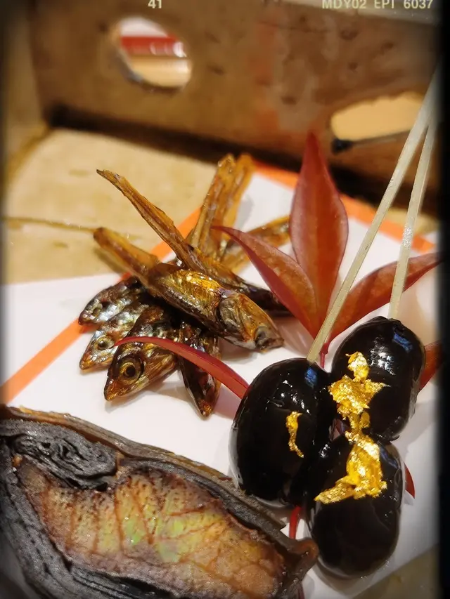 前菜拼盤:小鯷魚乾