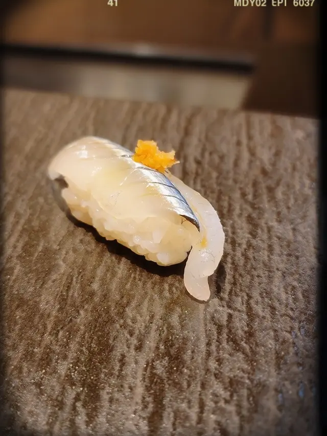 千葉縣針魚壽司伴辣蘿蔔蓉