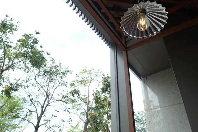向海的餐桌,滲進日光,零舍醒神!