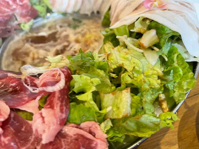特色啡黃生菜