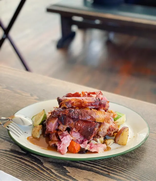 750g Roasted Pork Knuckle