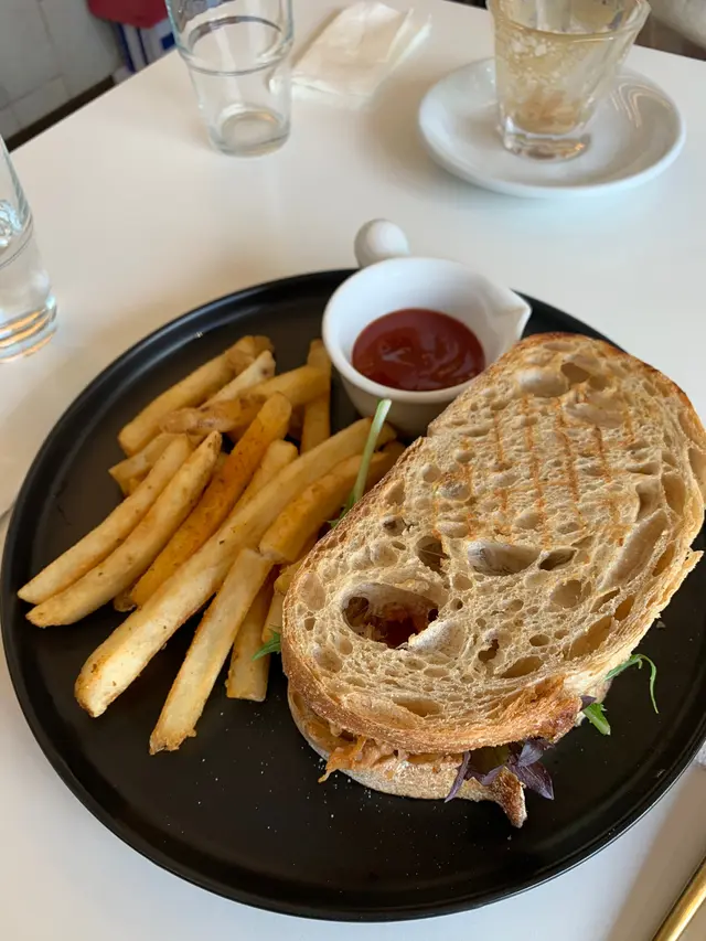 Slow-cooked Pulled Pork Penne