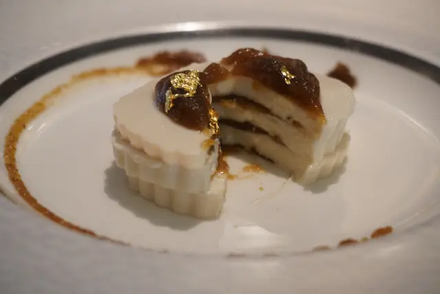 金箔銀稔千層豆腐