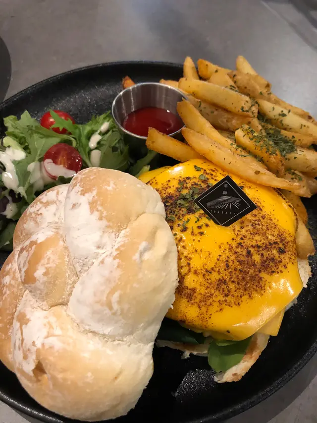 和牛漢堡配薯條