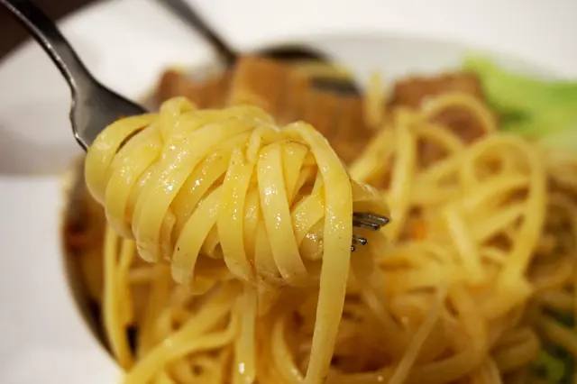 紅酒汁燴牛尾扁意粉