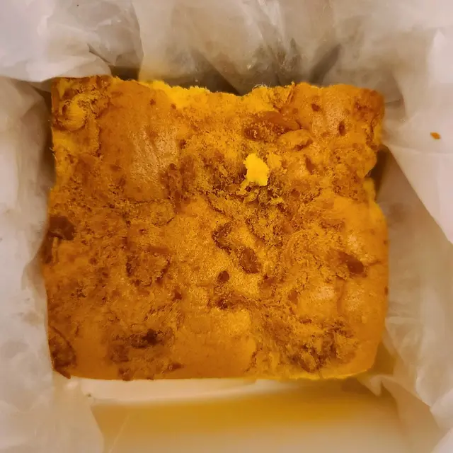香脆肉鬆古早味蛋糕