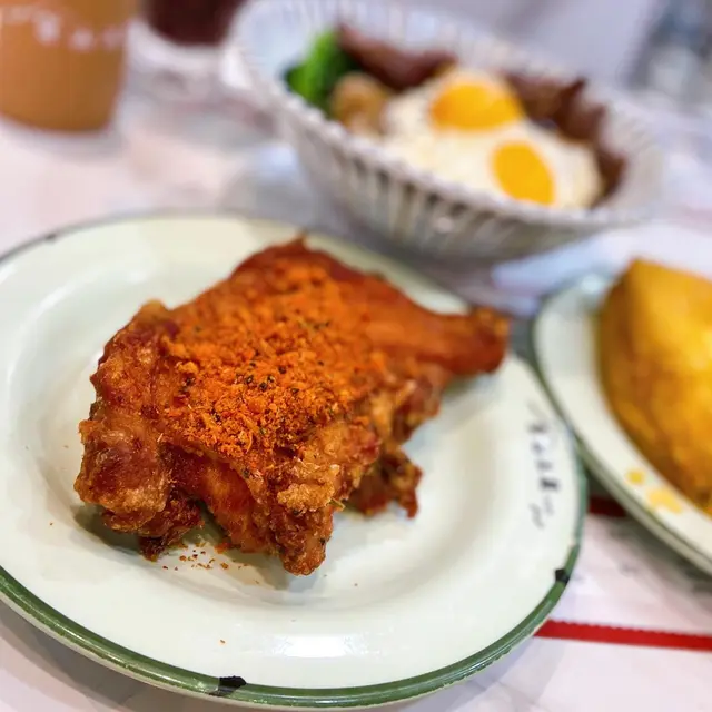 避風塘生炸雞髀配紅豆冰