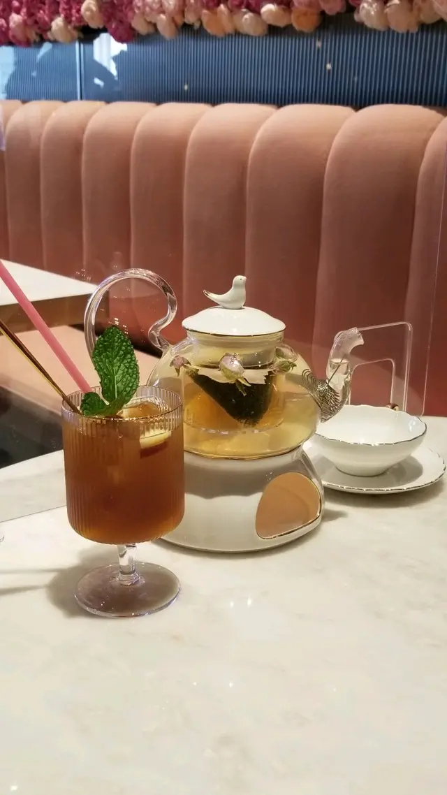 這個價錢其實應該買一些品質好一些的茶葉 這個茶包其實是市面可以買到的 帶苦澀 非常失望