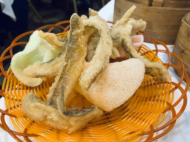 招牌避風塘九肚魚