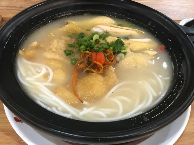 原作養生雞湯米線