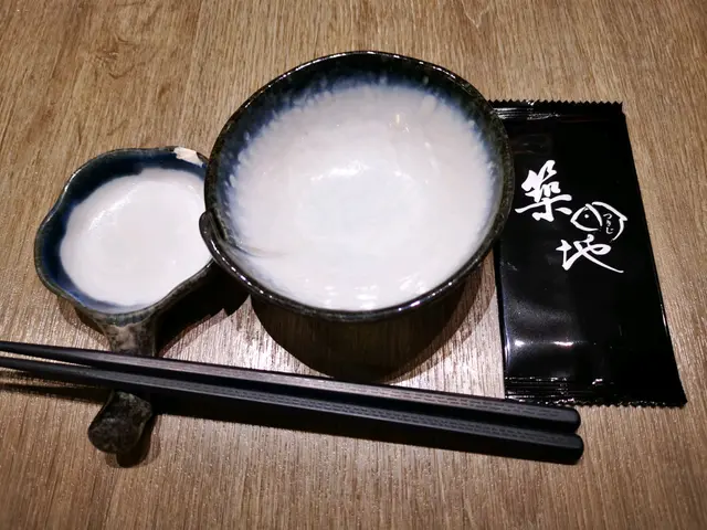 餐具擺放,而餐具設計精美