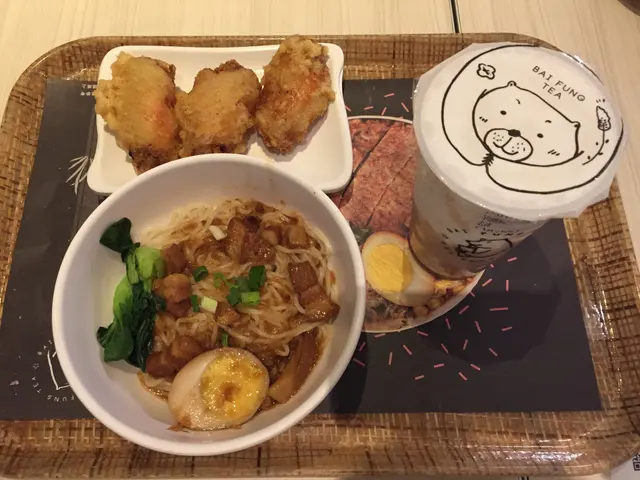 炸雞翼肉燥乾拌麵