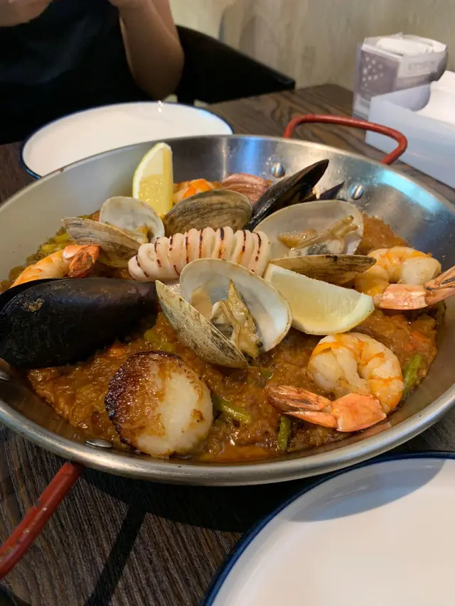seafood  paella