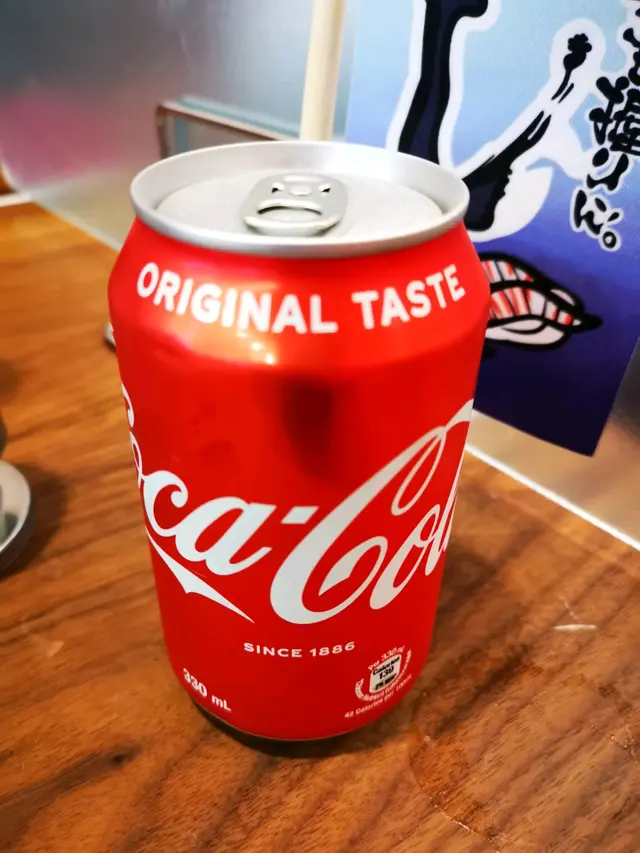 用上罐裝可樂,是太太最愛,可惜有點兒貴