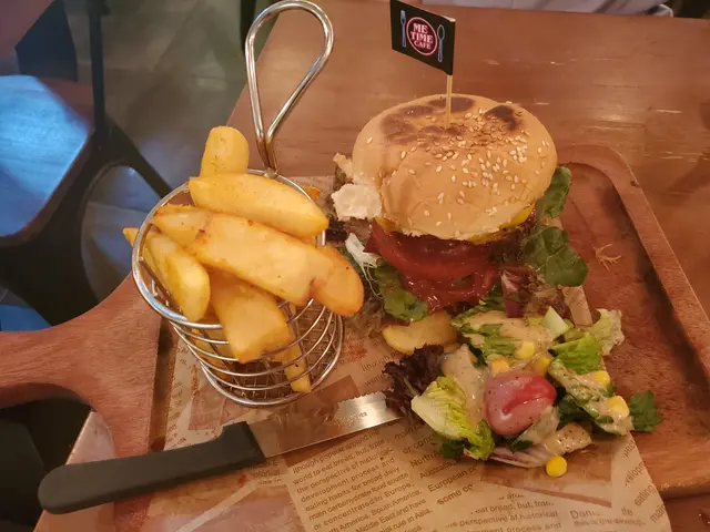 美國安格斯牛肉漢堡配薯條