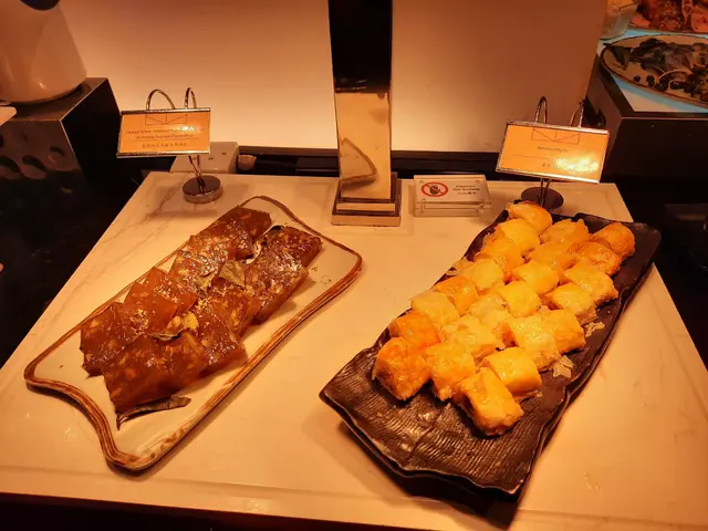 香煎桂花烏龍茶馬蹄糕 & 香蕉卷