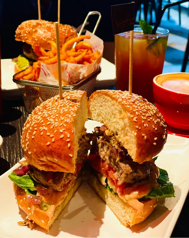 鮮蘑菇牛肉漢堡