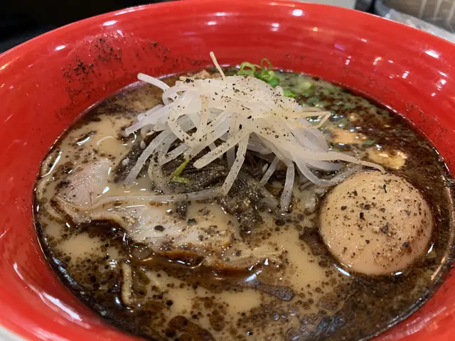 黑醬味玉叉燒拉麵(標準)