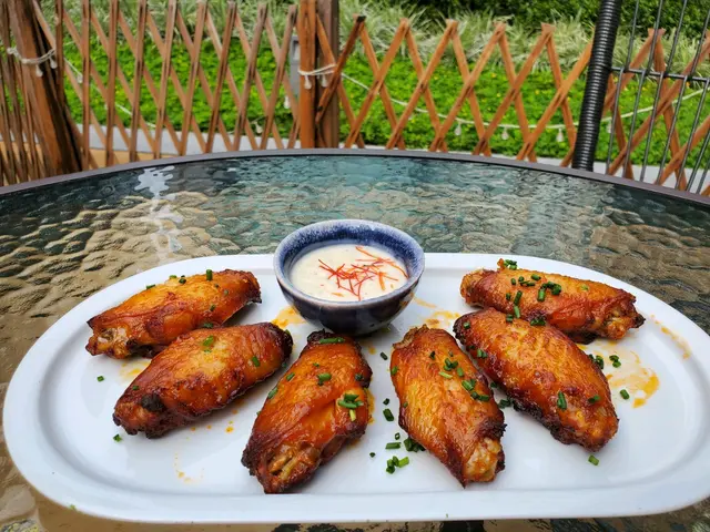 摩洛哥辣雞翼配香料乳酪