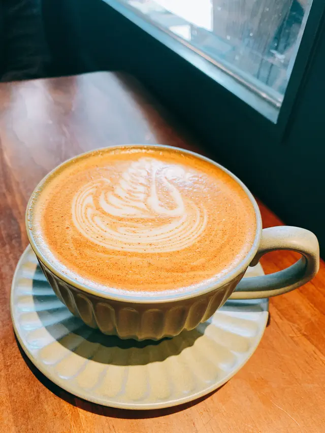 Cinnamon  honey  latte