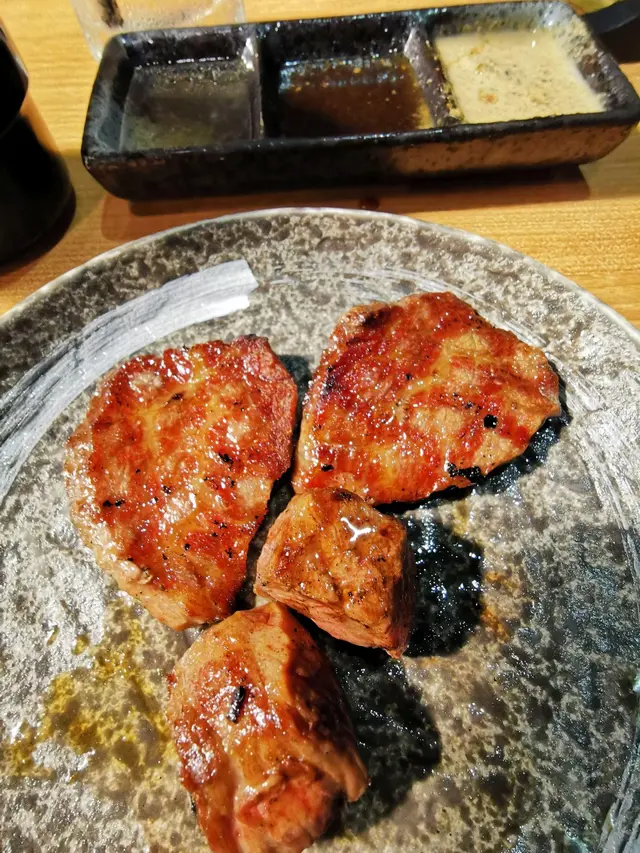 其中燒汁跟燒肉最為配合