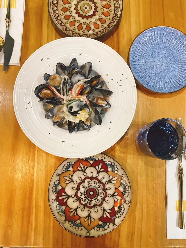 白酒忌廉煮藍青口