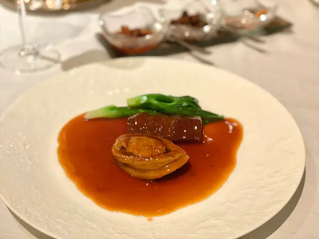 原隻南非4頭湯鮑扣海參