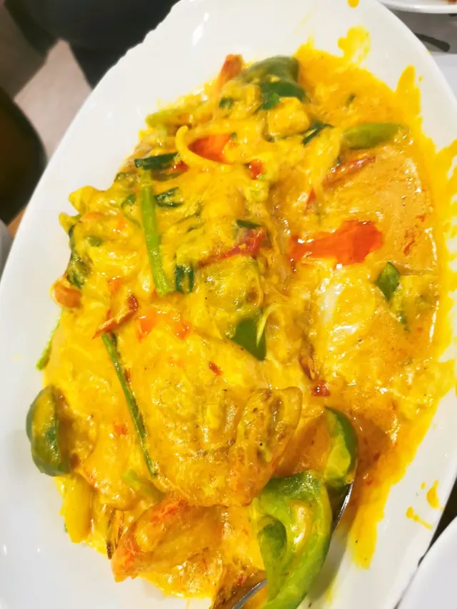 開邊大虎蝦份量多,且吸滿咖哩味道