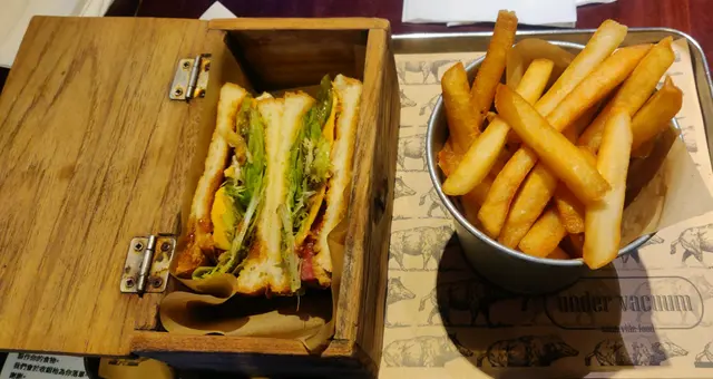 安格斯牛扒三文治