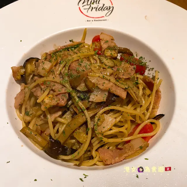 蒜片欖油煙肉意大利粉