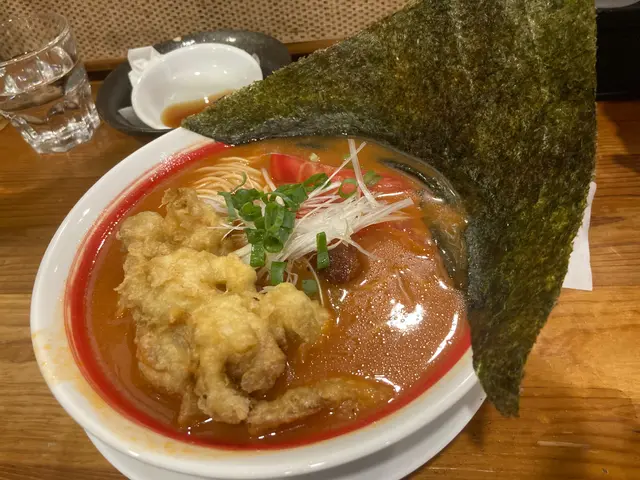 軟殼蟹番茄豬骨濃湯拉麵