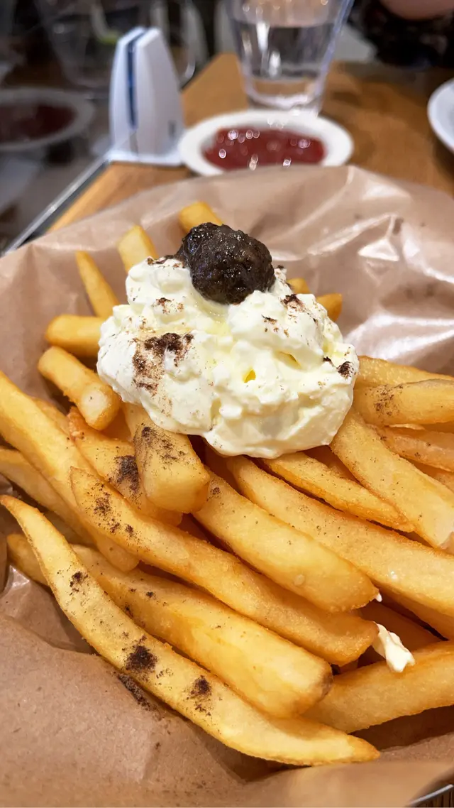 酸忌廉黑松露薯條