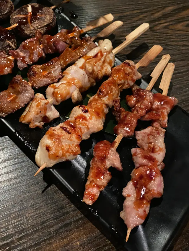 串燒拼盤 (冬菇、豬柳肉、雞柳、牛西冷及秋葵各2串)