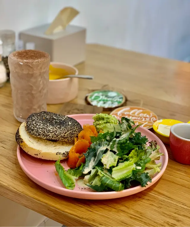 煙三文魚配Poppy  seed  bagel