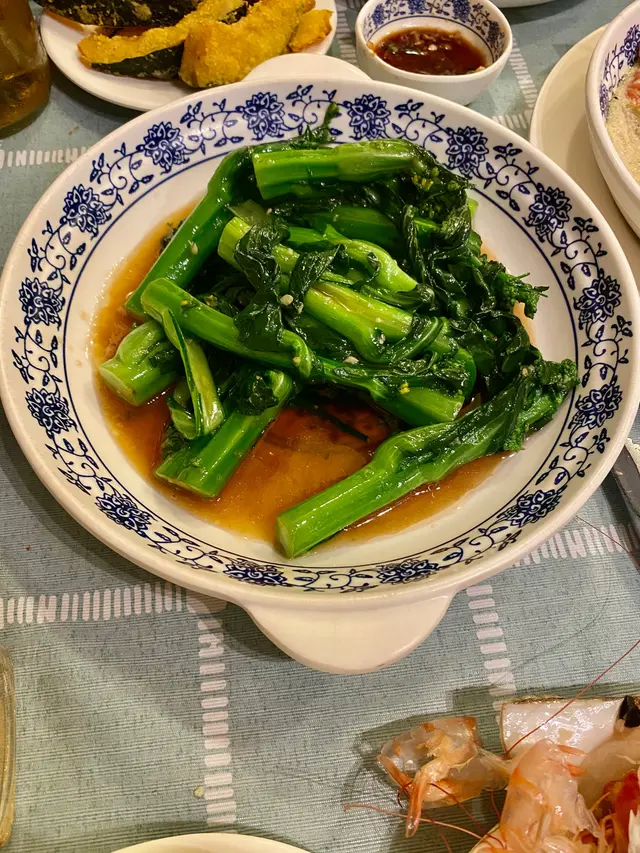 菜心新鮮到睇落好似芥蘭咁綠色!