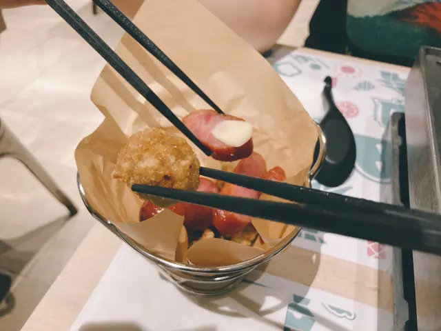 鹽酥雞併小香腸