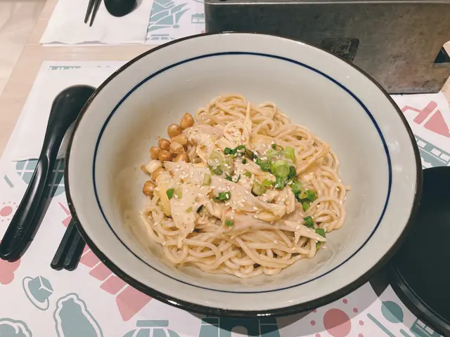 麻醬手撕雞伴麵