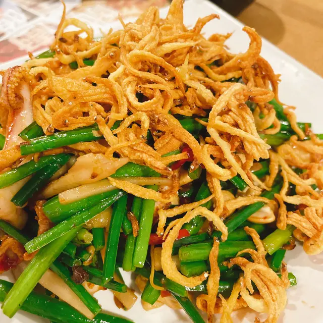 呢個小炒王上面啲魚仔好脆，韭菜花又無渣，火喉剛剛好