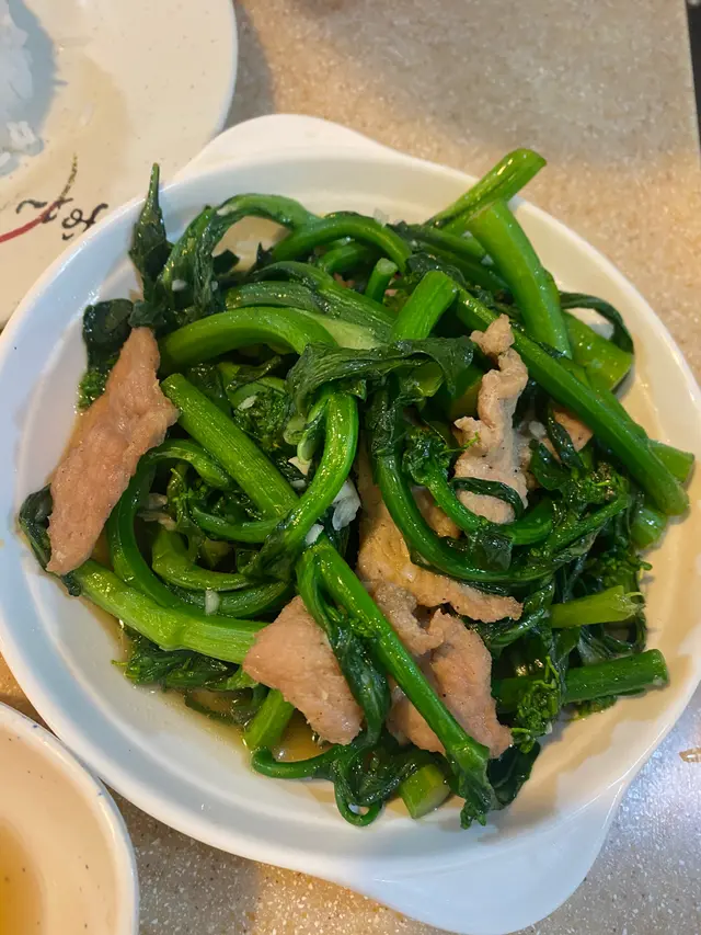 肉片炒菜心苗